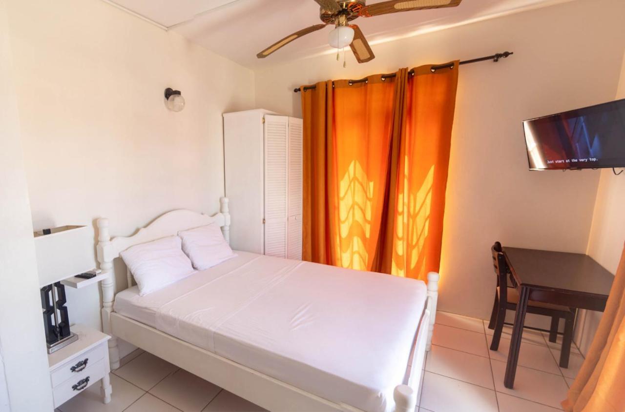 St. James Guesthouse Roseau Exterior photo